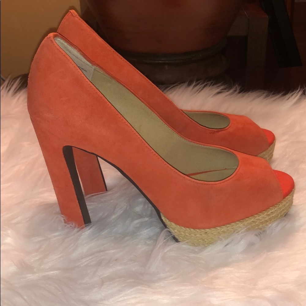 Cute Suede Pumps!